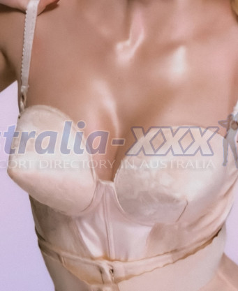 Photo escort girl Sandy Testina: the best escort service