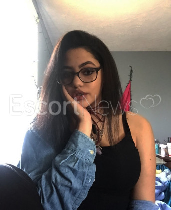 Photo escort girl Paisley: the best escort service