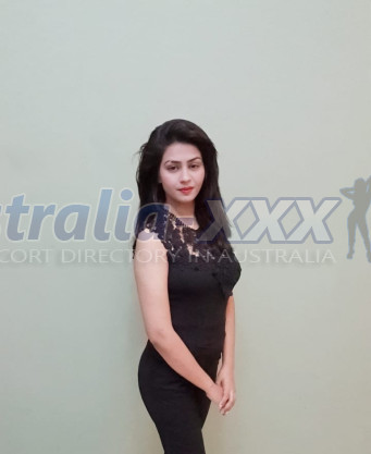 Photo escort girl Heena Khan: the best escort service
