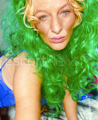 Photo escort girl Saturated69: the best escort service