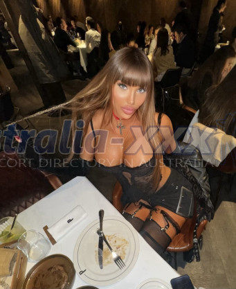 Photo escort girl Kesy: the best escort service