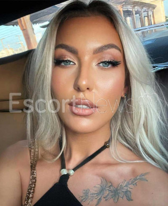 Photo escort girl Carolina YA: the best escort service