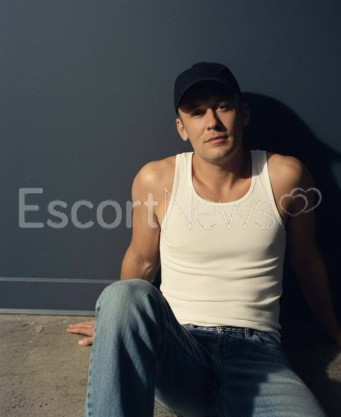 Photo escort girl Petter: the best escort service