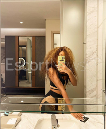 Photo escort girl Zelie: the best escort service