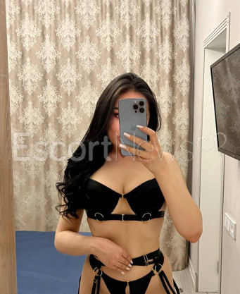 Photo escort girl Yasmine: the best escort service