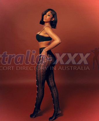 Photo escort girl Karolina: the best escort service