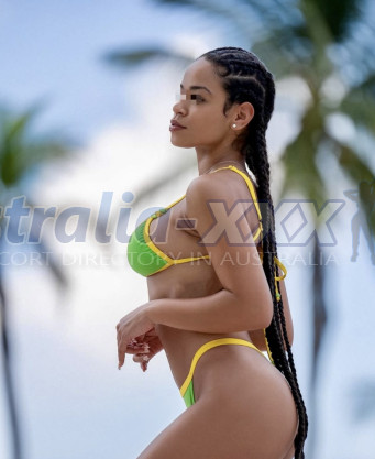 Photo escort girl Karolina: the best escort service