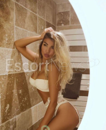 Photo escort girl Sweet Julia: the best escort service