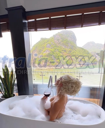 Photo escort girl Elissa: the best escort service