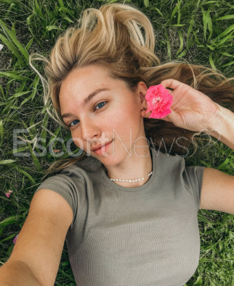Photo escort girl Sky: the best escort service