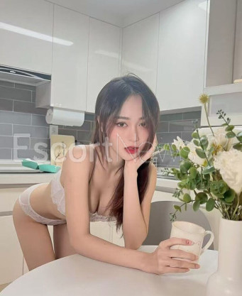 Photo escort girl Meily: the best escort service