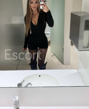 Photo escort girl LARISA: the best escort service