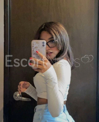 Photo escort girl Godze: the best escort service