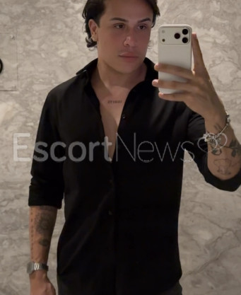 Photo escort girl Matteo Ciconelli: the best escort service