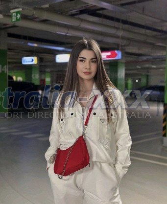 Photo escort girl Larisa: the best escort service