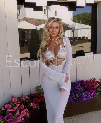 Photo escort girl MiraFox: the best escort service