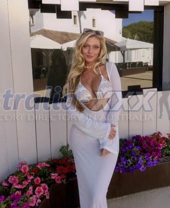 Photo escort girl MiraFox: the best escort service