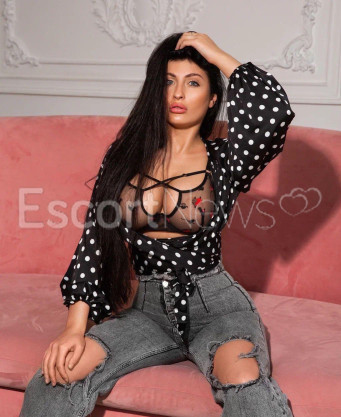 Photo escort girl Helen : the best escort service