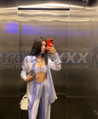 Photo escort girl roya: the best escort service