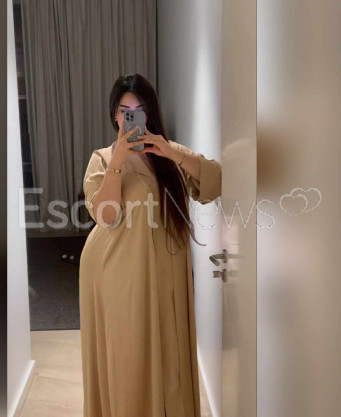 Photo escort girl Aalyah: the best escort service