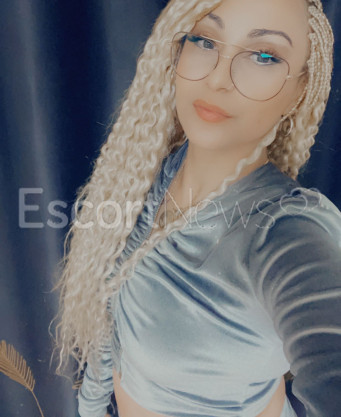 Photo escort girl Samantha: the best escort service