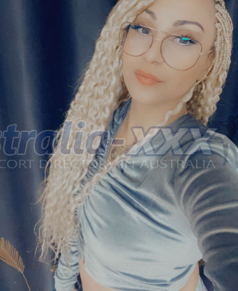 Photo escort girl Samantha: the best escort service