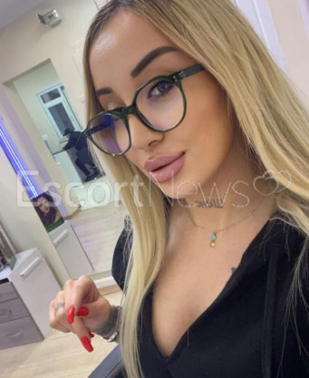 Photo escort girl Devin: the best escort service