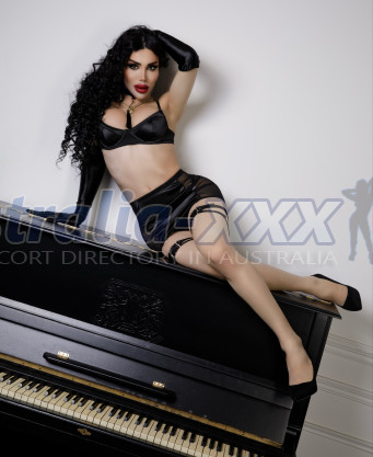 Photo escort girl Lili Fox: the best escort service