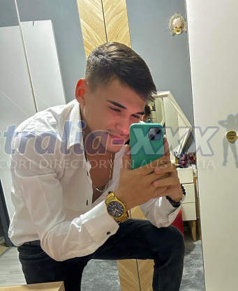 Photo escort girl Berat: the best escort service