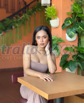 Photo escort girl Jeslyn Amanda: the best escort service