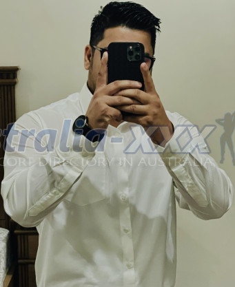 Photo escort girl Ali Azlan: the best escort service