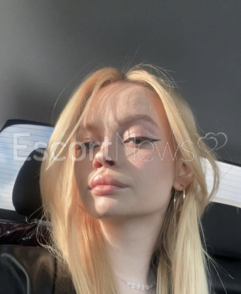 Photo escort girl Arina: the best escort service