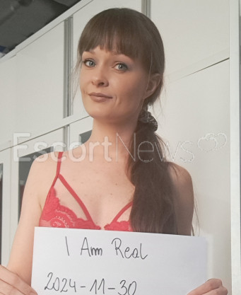 Photo escort girl Wiktoria: the best escort service