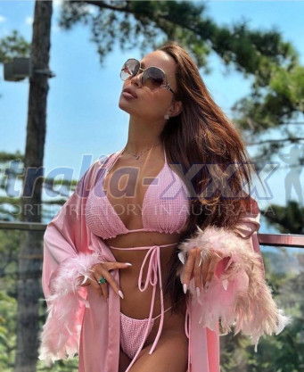 Photo escort girl Julia : the best escort service