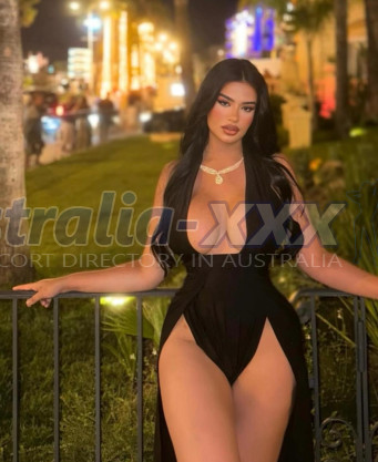 Photo escort girl Julia Medeiros: the best escort service