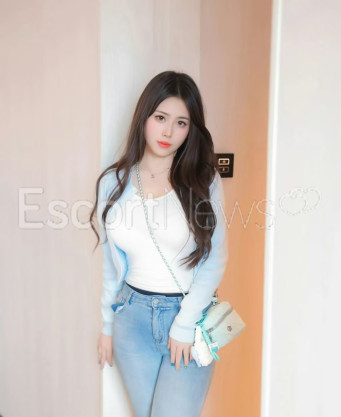 Photo escort girl niniya : the best escort service