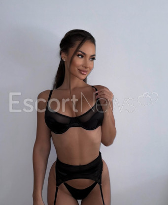 Photo escort girl Milania: the best escort service