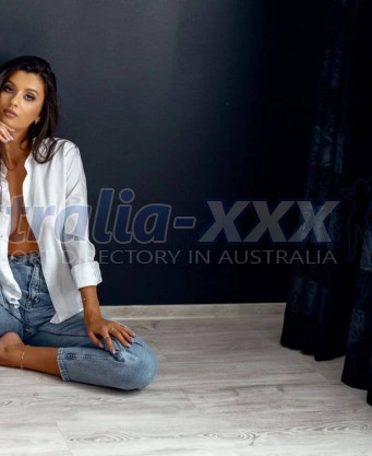 Photo escort girl Leyla: the best escort service