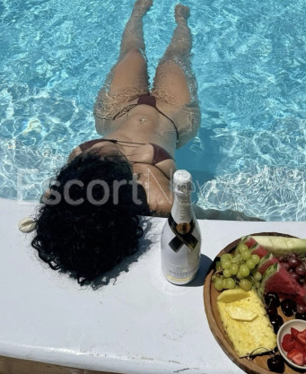 Photo escort girl luna: the best escort service