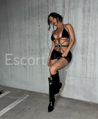 Photo escort girl Karin: the best escort service