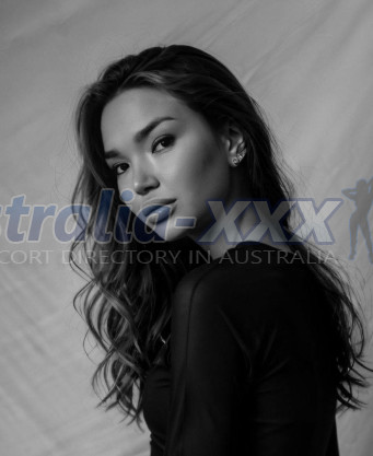 Photo escort girl Selesa: the best escort service