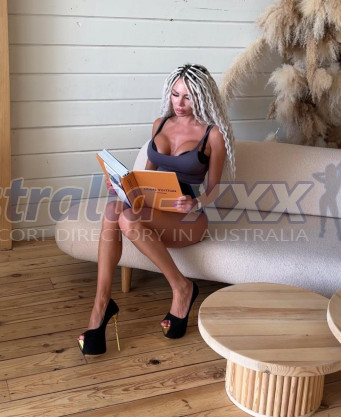 Photo escort girl Karina: the best escort service