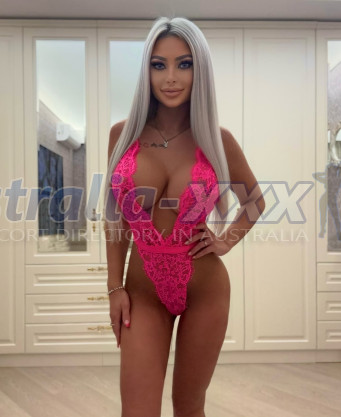 Photo escort girl DEBBIE: the best escort service