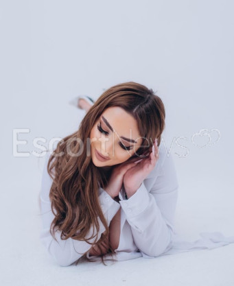 Photo escort girl Gunesh: the best escort service