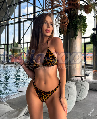 Photo escort girl Esmeralda: the best escort service