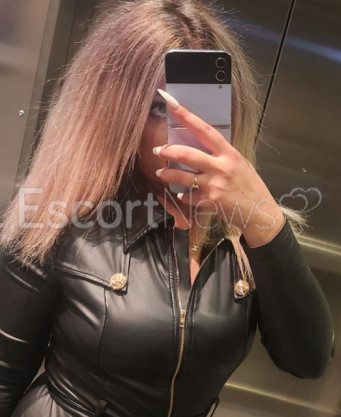 Photo escort girl KaramelaNew: the best escort service
