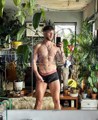 Photo escort girl TitoJr: the best escort service