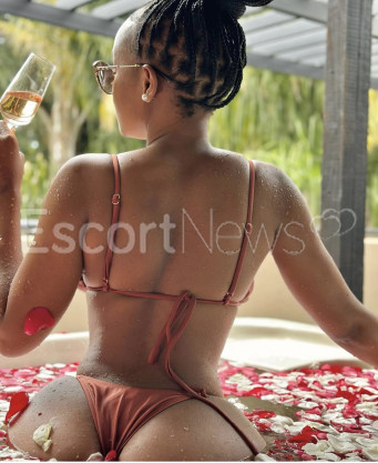 Photo escort girl Sandy: the best escort service