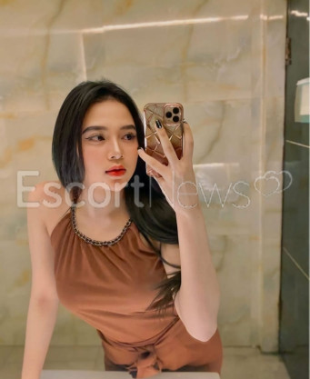 Photo escort girl Adelia: the best escort service