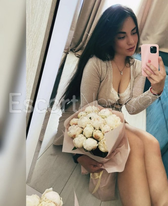 Photo escort girl ELIZABETH: the best escort service